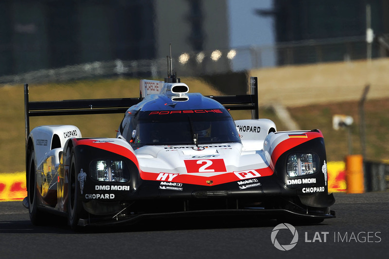 #2 Porsche Team Porsche 919 Hybrid: Timo Bernhard, Earl Bamber, Brendon Hartley