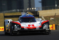 #2 Porsche Team Porsche 919 Hybrid: Timo Bernhard, Earl Bamber, Brendon Hartley