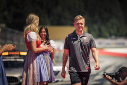 Kevin Magnussen, Haas F1 lors de la parade des pilotes