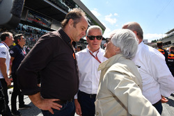 Gerhard Berger, Derek Warwick, Burkhard Hummell, WWP Agency ve Bernie Ecclestone