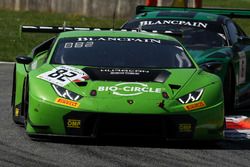 #82 GRT Grasser Racing Team Lamborghini Huracan GT3: Rolf Ineichen, Franck Perera, Phil Keen