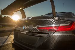 Vue détaillée de l'arrière de la BMW M8 GTE