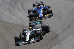 Lewis Hamilton, Mercedes AMG F1 W08, Pascal Wehrlein, Sauber C36