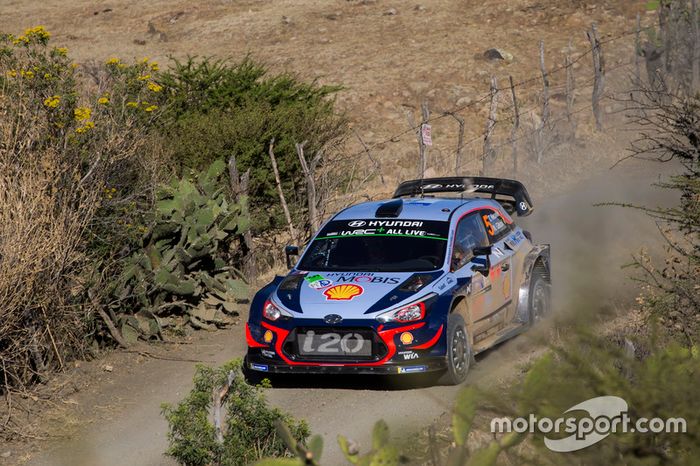 Thierry Neuville, Nicolas Gilsoul, Hyundai Motorsport Hyundai i20 Coupe WRC