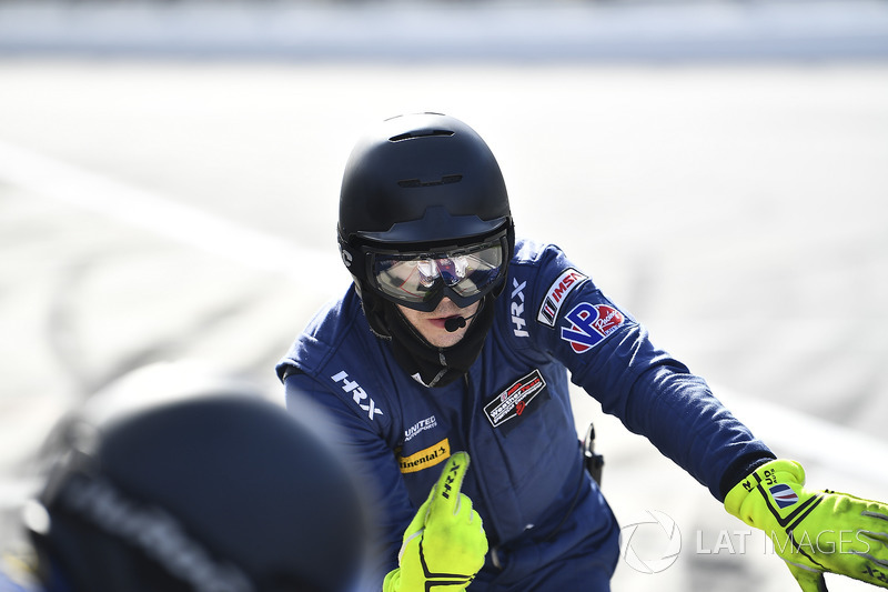 #23 United Autosports Ligier LMP2, P: Crew Member holding car in pit lane