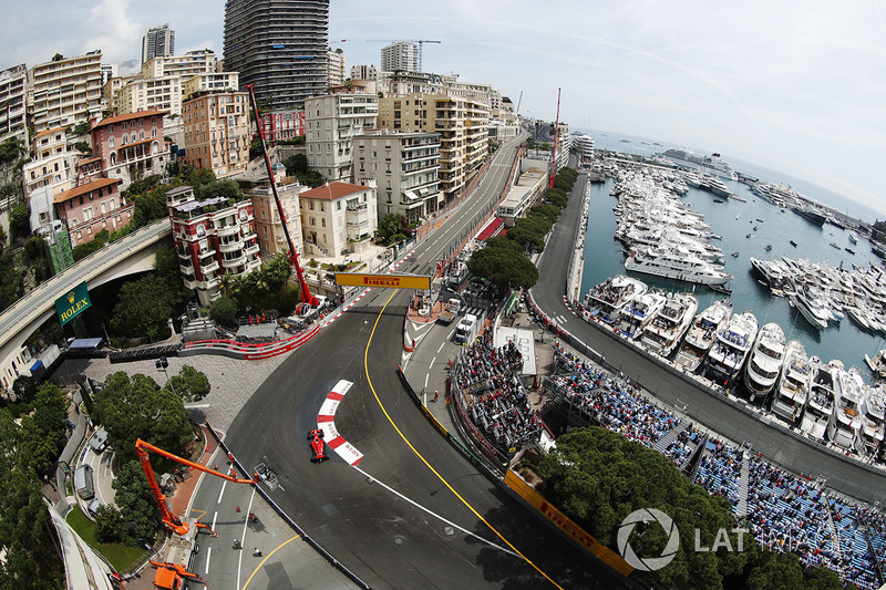 Kimi Raikkonen, Ferrari SF71H, di Tikungan Sainte Devote