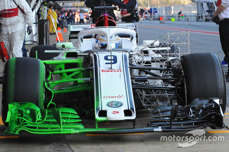 Marcus Ericsson, Alfa Romeo Sauber C37 with aero paint and aero sensors