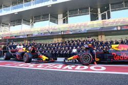 Max Verstappen, Red Bull Racing and Daniel Ricciardo, Red Bull Racing at the Red Bull Racing Team ph