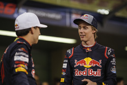 Brendon Hartley, Scuderia Toro Rosso e Pierre Gasly, Scuderia Toro Rosso nella foto di gruppo della