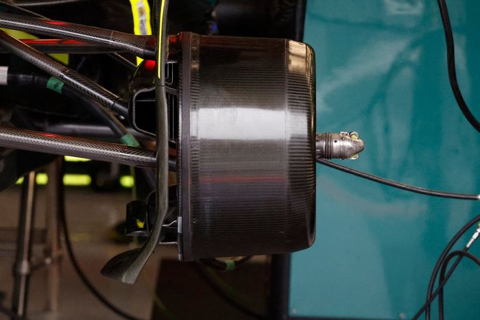 Detalle del tambor de freno del Aston Martin AMR23