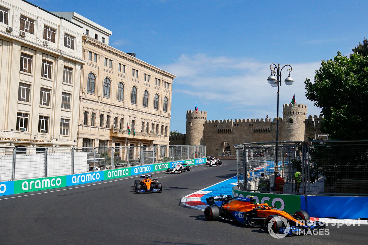 Lando Norris, McLaren MCL35M, Daniel Ricciardo, McLaren MCL35M