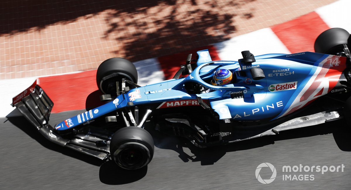 Fernando Alonso, Alpine A521, con l'ala frontale rotta