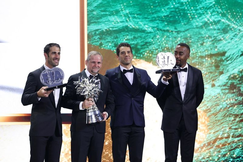 Lucas Moraes, Armand Monleon