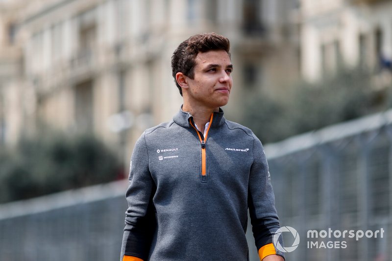 Lando Norris, McLaren cammina in pista