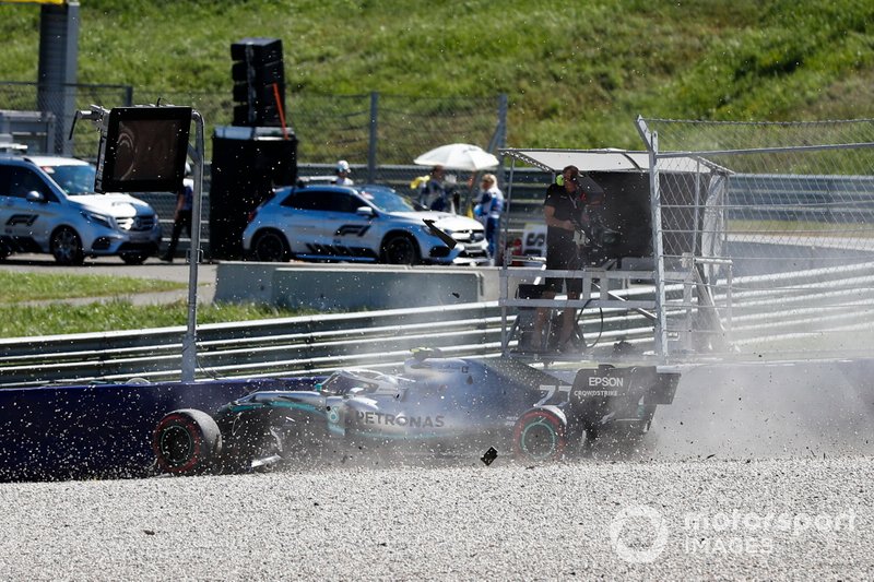 Crash of Valtteri Bottas, Mercedes AMG W10