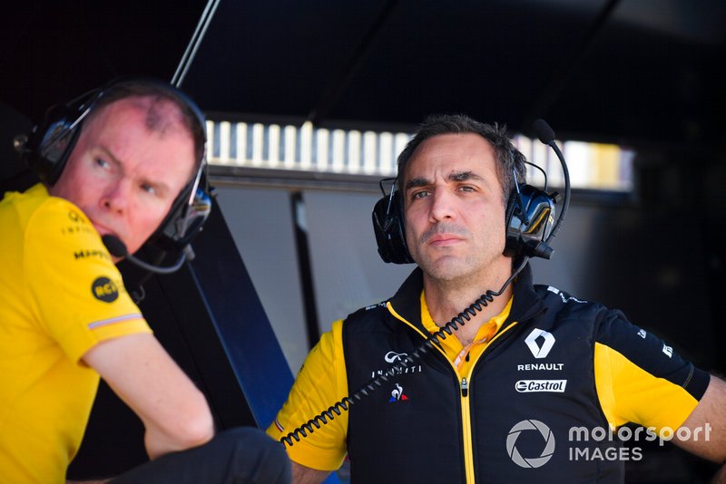 Alan Permane, Trackside Operations Director, Renault F1 Team and Cyril Abiteboul, Managing Director, Renault F1 Team