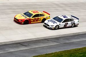 Joey Logano, Team Penske, Ford Mustang Shell Pennzoil, Brad Keselowski, Team Penske, Ford Mustang Miller Lite