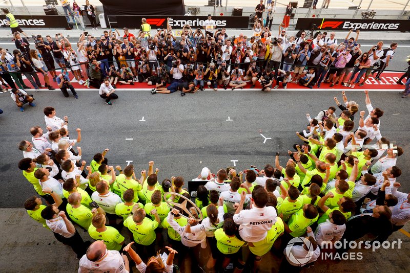 Lewis Hamilton, Mercedes AMG F1, 1st position, celebrates with his team after the race