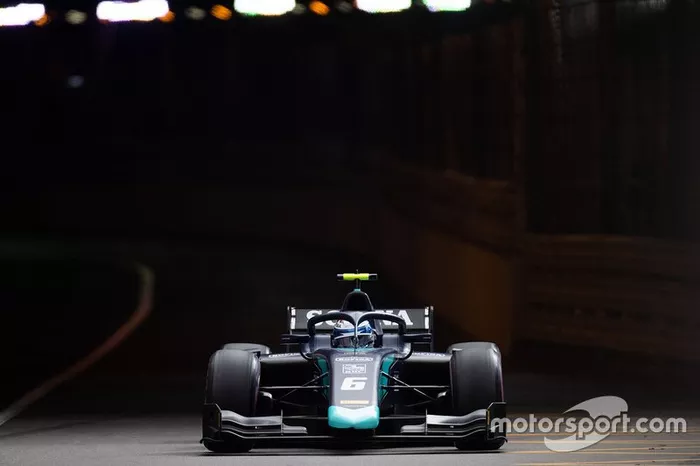 Nicholas Latifi, Dams 
