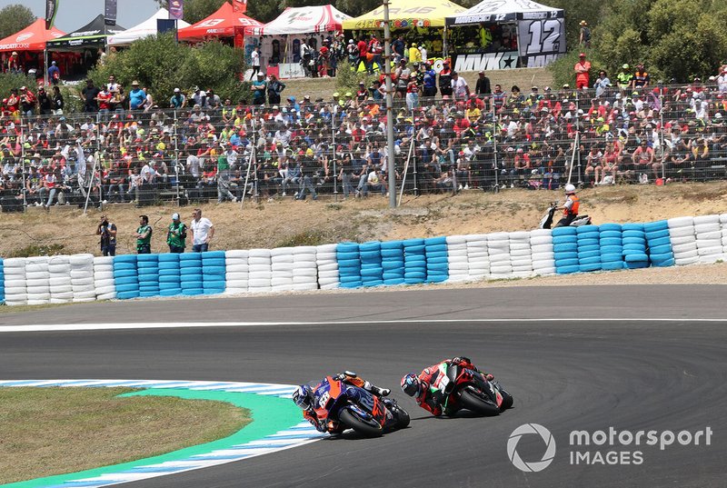 Miguel Oliveira, Red Bull KTM Tech 3, Bradley Smith, Aprilia Racing Team Gresini