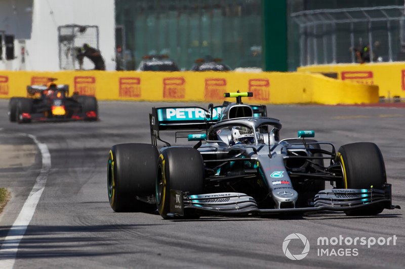 Valtteri Bottas, Mercedes AMG W10, Max Verstappen, Red Bull Racing RB15