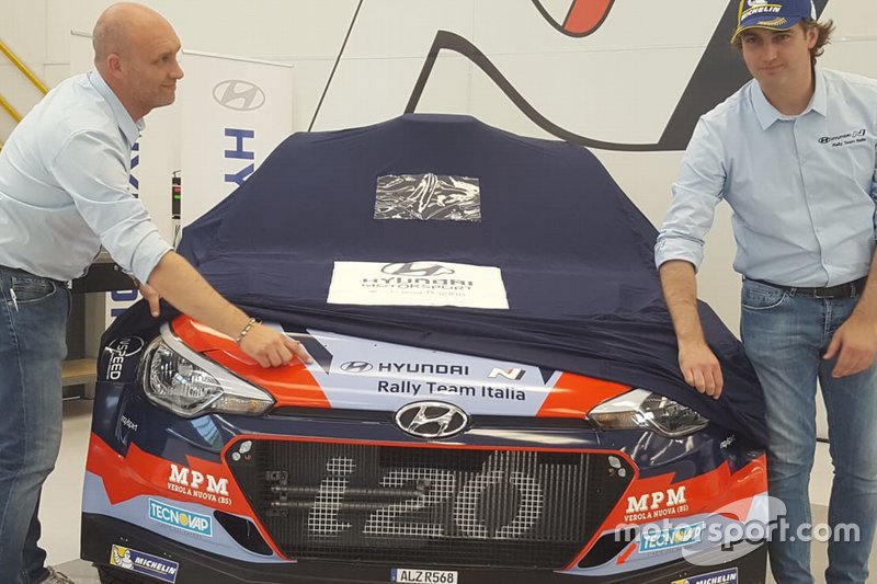 Il pilota Umberto Scandola e Riccardo Scandola, capo di S.A. Motorsport