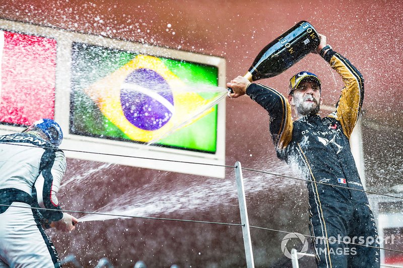 Jean-Eric Vergne, DS TECHEETAH celebrates victory on the podium with Oliver Rowland, Nissan e.Dams, 2nd position