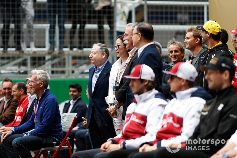 Jean Todt, President, FIA, Michelle Yeoh, Chase Carey, Chairman, Formula 1, team members and drivers gathered for an F1 1000 photo call