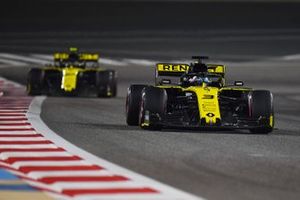 Daniel Ricciardo, Renault R.S.19, leads Nico Hulkenberg, Renault R.S. 19