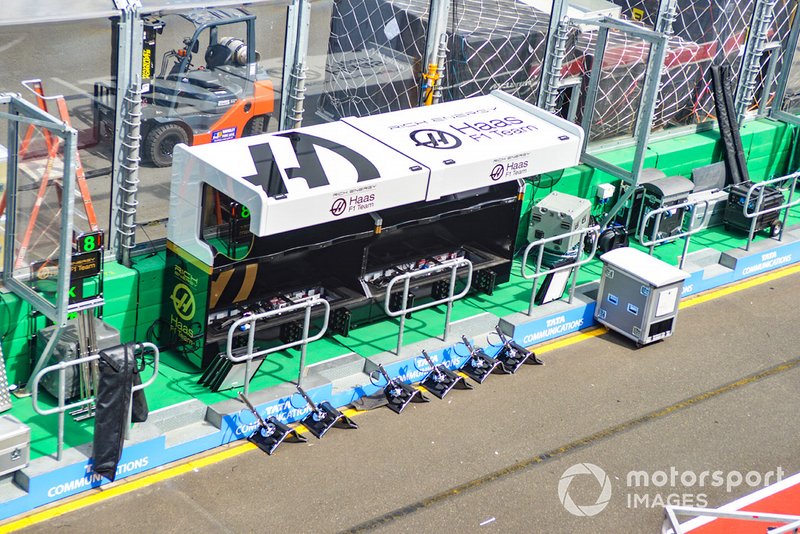 Haas F1 Team pit gantry