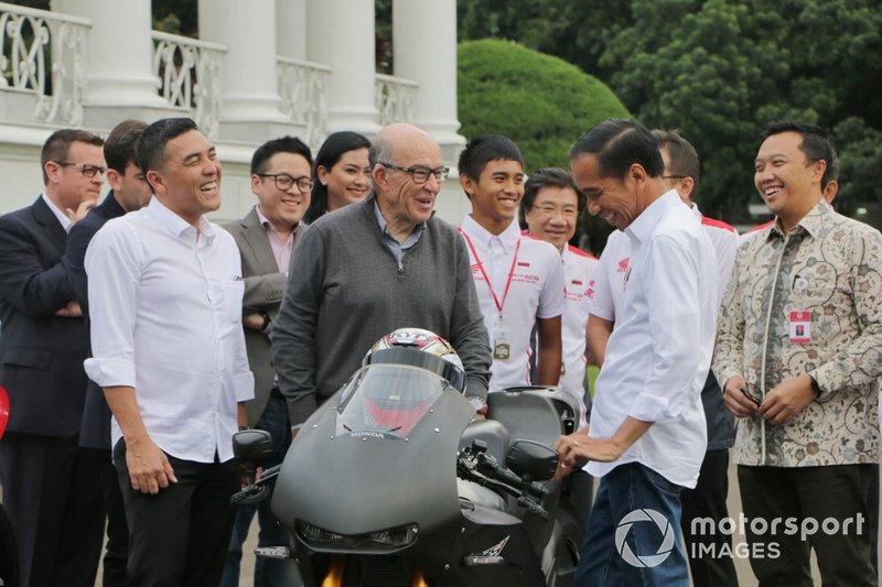 Indonesia Tourism Development Corporation (ITDC) President Director Abdulbar M Mansoer with Dorna CEO Carmelo Ezpeleta and President Joko Widodo