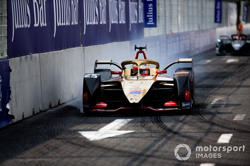 Jean-Eric Vergne, DS TECHEETAH, DS E-Tense FE19, blocca uno pneumatico
