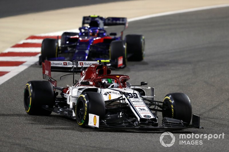 Antonio Giovinazzi, Alfa Romeo Racing C38, Alexander Albon, Toro Rosso STR14