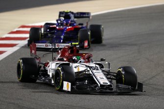 Antonio Giovinazzi, Alfa Romeo Racing C38, voor Alexander Albon, Toro Rosso STR14