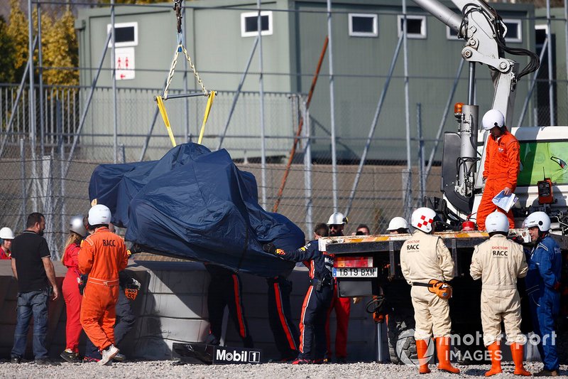 El coche accidentado de Pierre Gasly, Red Bull Racing RB15