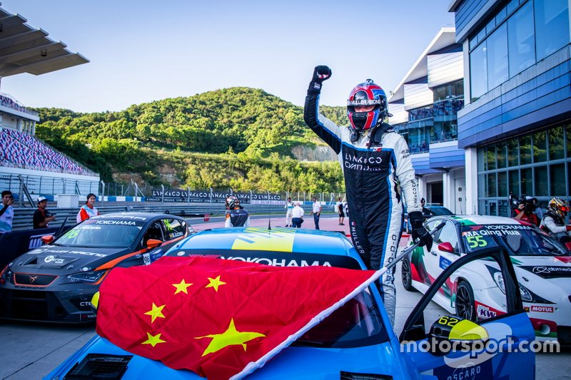 Il vincitore della gara Yvan Muller, Cyan Racing Lynk & Co 03 TCR