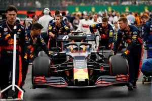 Max Verstappen, Red Bull Racing RB15, arrives on the grid