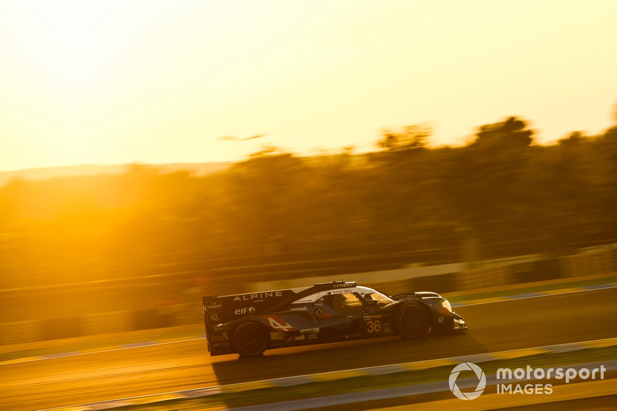 #36 Signatech Alpine Elf Alpine A470 - Gibson: Thomas Laurent, Andre Negrao, Pierre Ragues