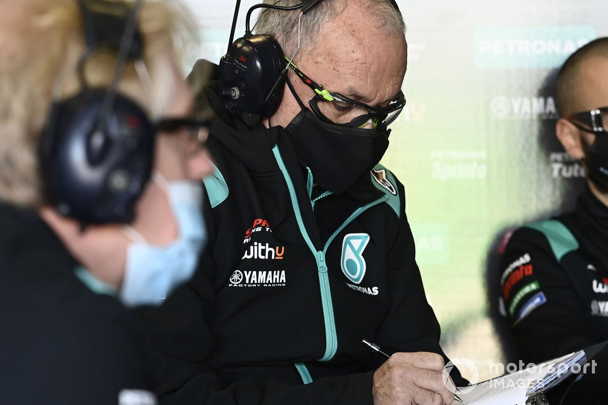 Los miembros del equipo Petronas Yamaha