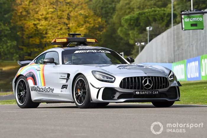 El Safety Car recorre Imola