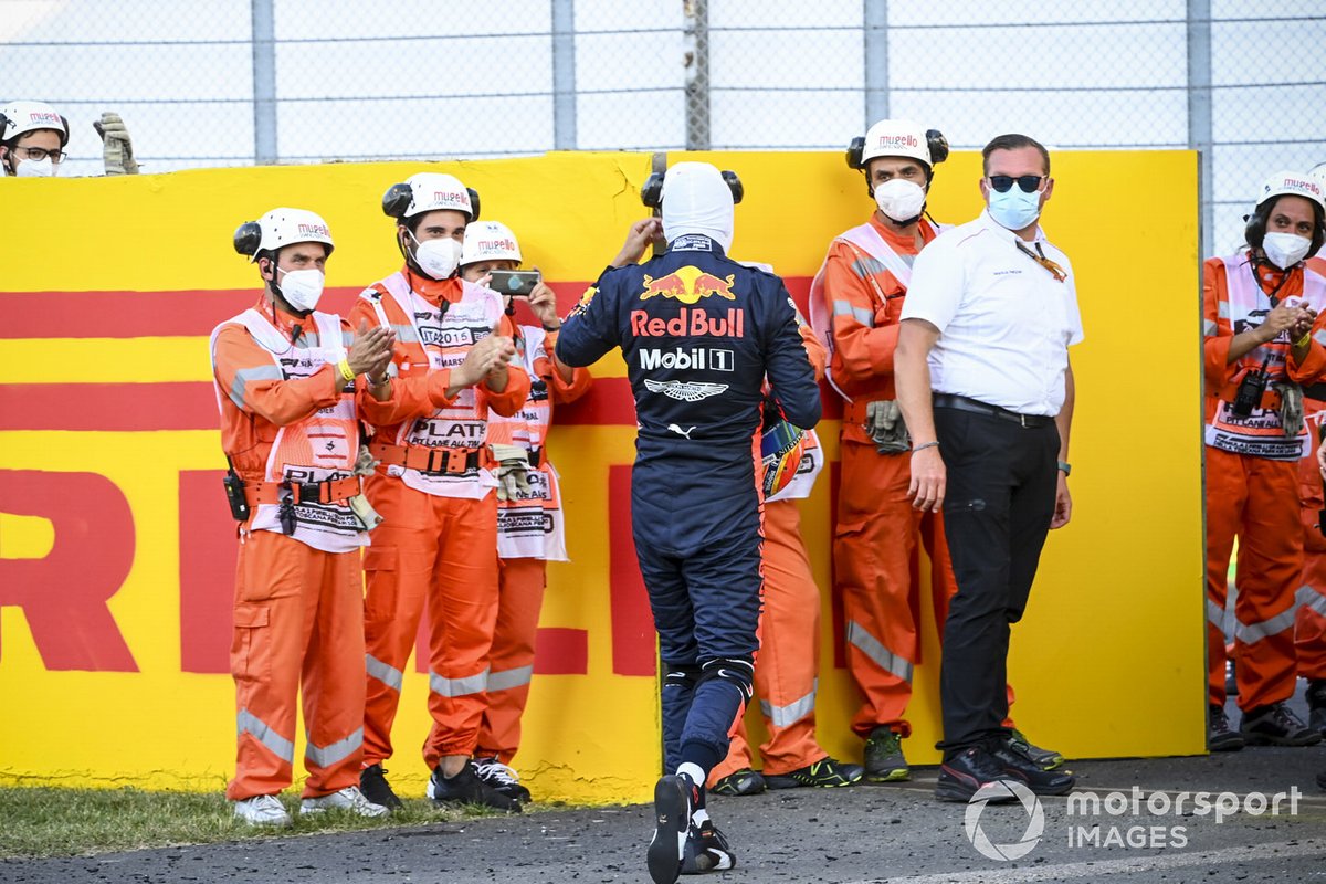 Tercer lugar Alex Albon, Red Bull Racing