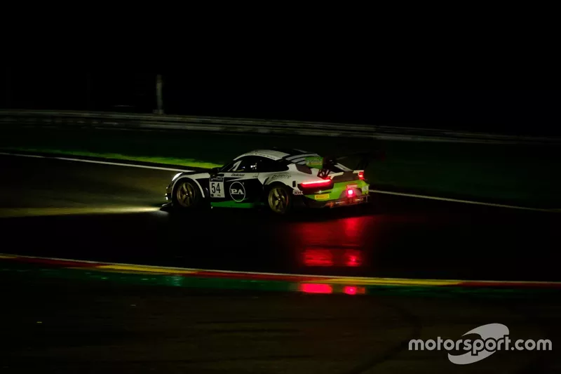 #54 Dinamic Motorsport Porsche 911 GT3-R: Matteo Cairoli, Christian Engelhart, Sven Müller