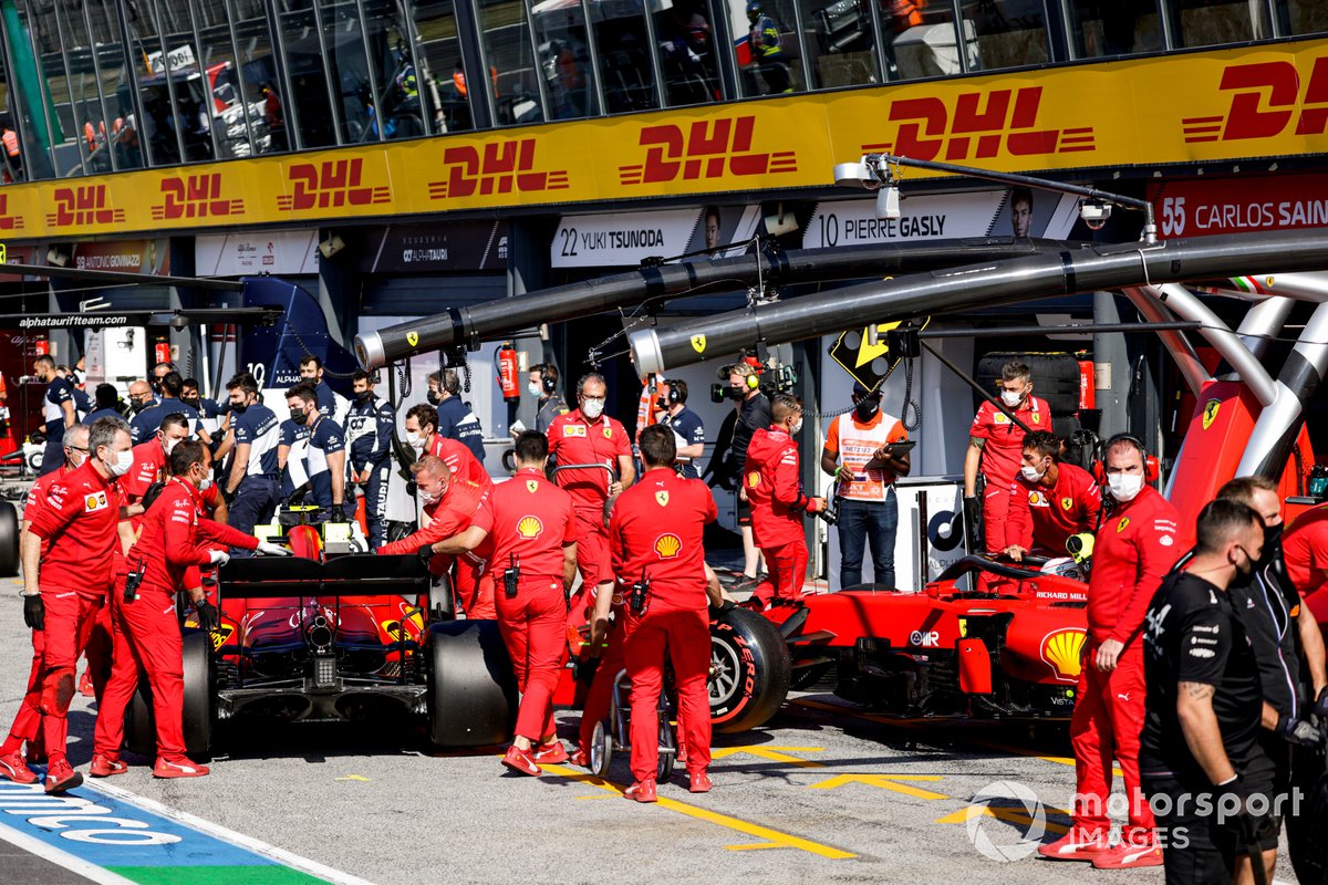 Carlos Sainz Jr., Ferrari SF21, Charles Leclerc, Ferrari SF21