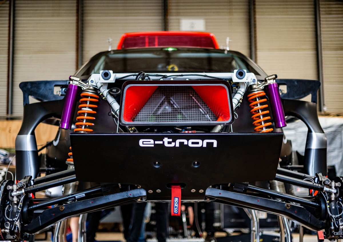 Audi RS Q e-tron front detail