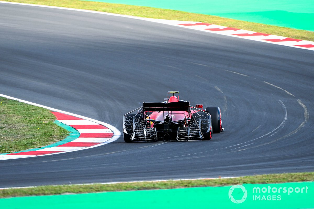 Le griglie sull'auto di Carlos Sainz Jr, Ferrari SF21