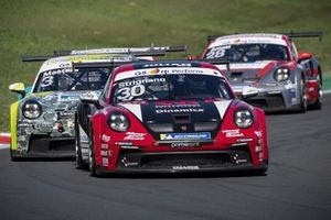Benedetto Strignano, Scuderia Villorba Corse davanti a Keagan Masters, AB Racing