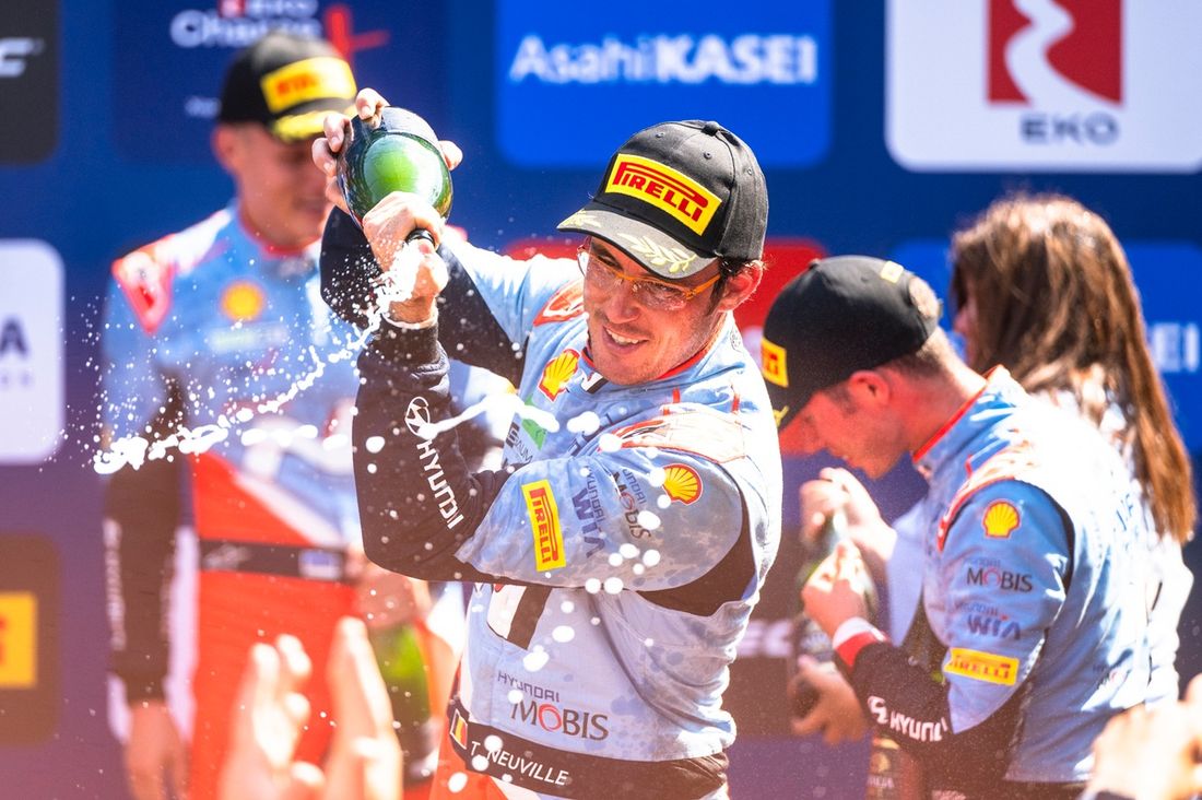 Podium: Thierry Neuville, Hyundai World Rally Team