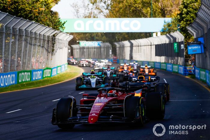 Charles Leclerc, Ferrari F1-75, Max Verstappen, Red Bull Racing RB18, Lewis Hamilton, Mercedes W13, Sergio Pérez, Red Bull Racing RB18