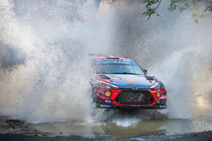 Thierry Neuville, Nicolas Gilsoul, Hyundai Motorsport Hyundai i20 Coupe WRC