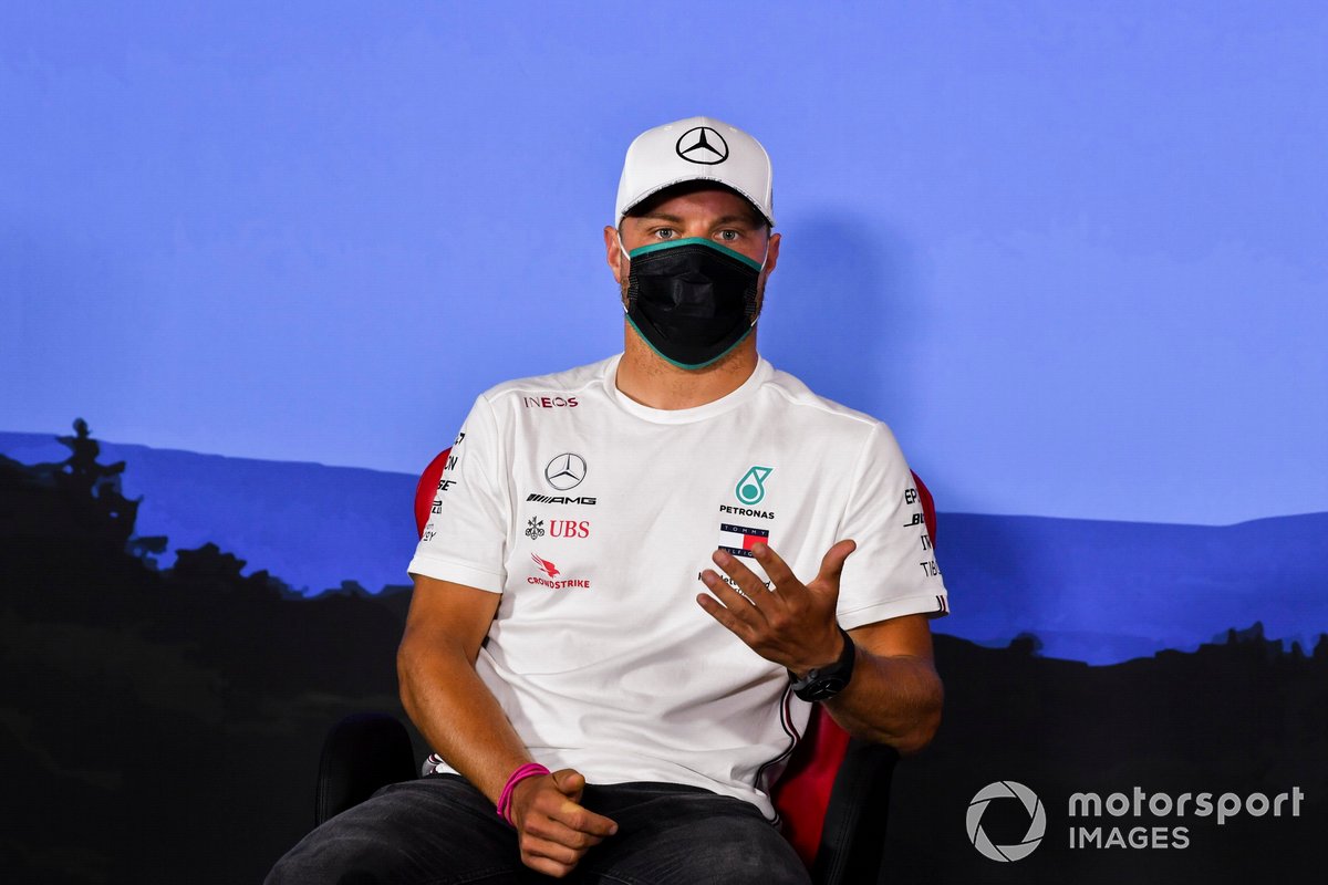 Valtteri Bottas, Mercedes AMG F1 durante la conferenza stampa